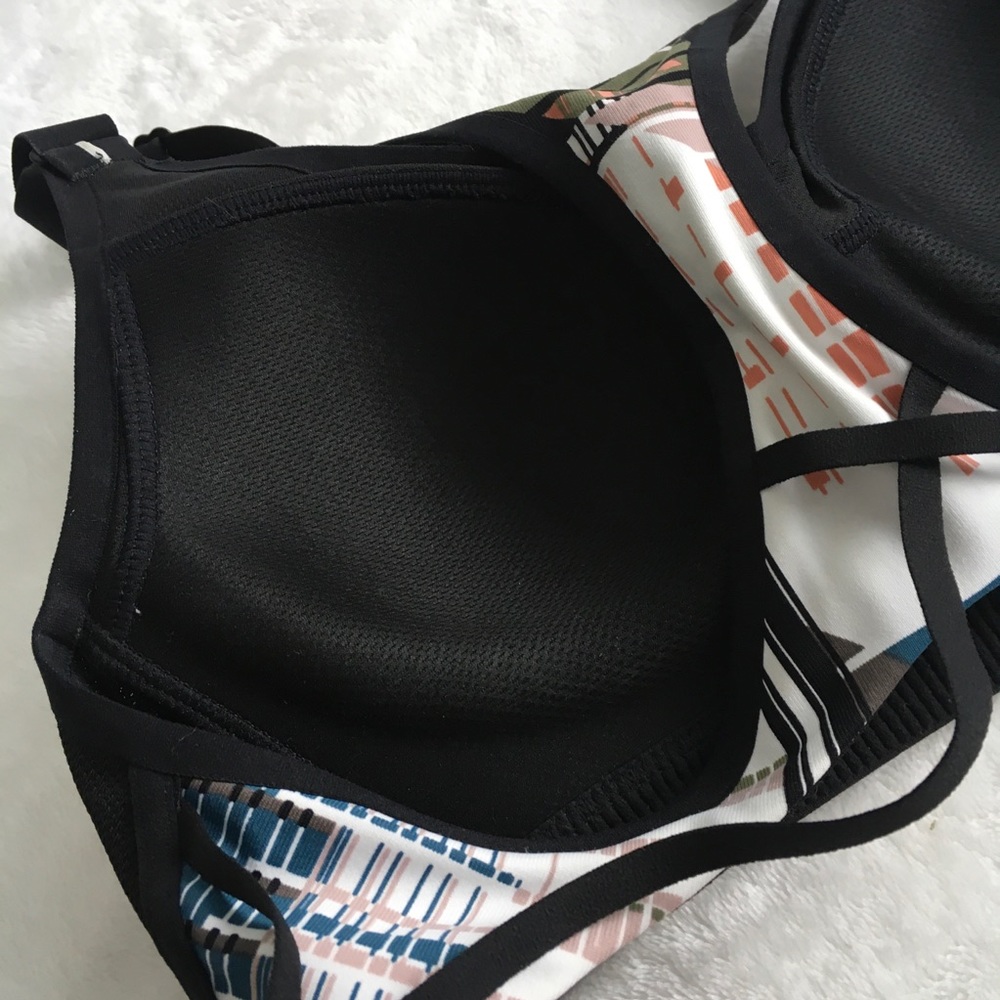 Victoria Sport Incredible Sport Bra 32B - Picture 8 of 9